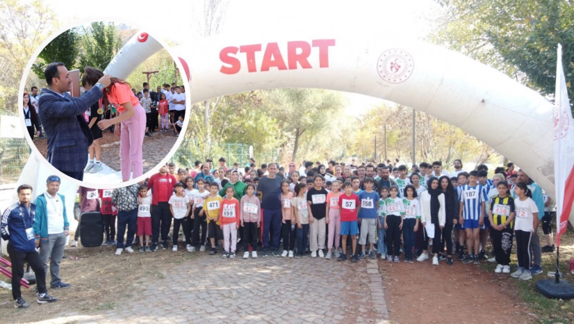 İlçeler Arası 100 Yıl Cumhuriyet Koşusu Yapıldı