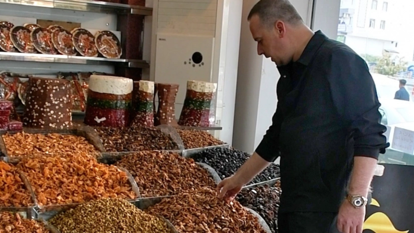 Kayısı Üzerinden Siyaset Değil, Yatırım Konuşalım!