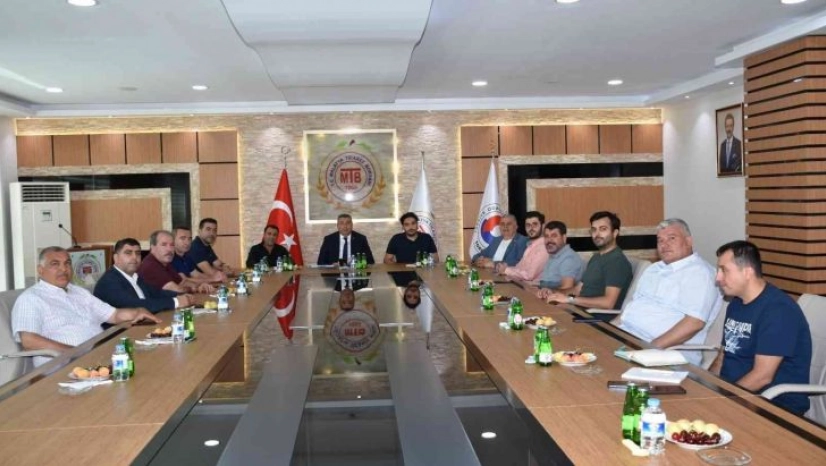 Kuruyemiş sanayicilerinden Malatya Ticaret Borsası'na ziyaret