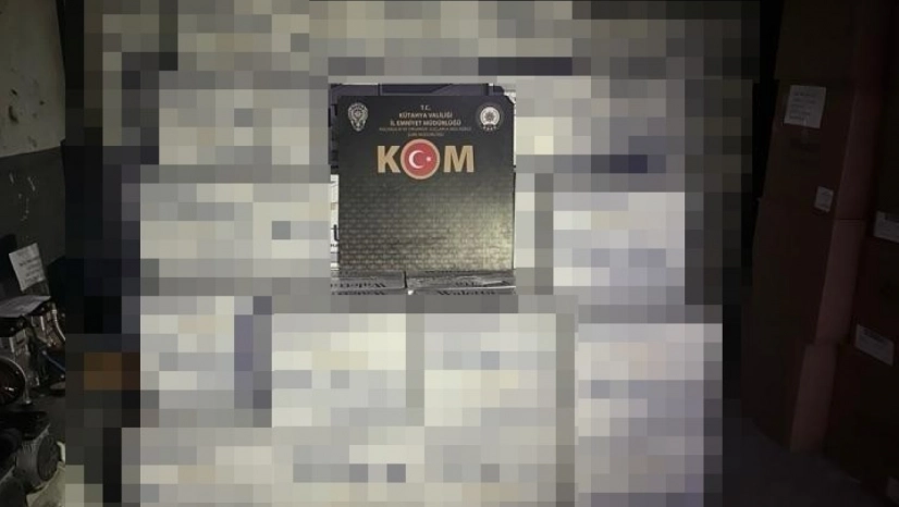 Kütahya'da durdurulan araçta 5 milyon makaron ele geçirildi