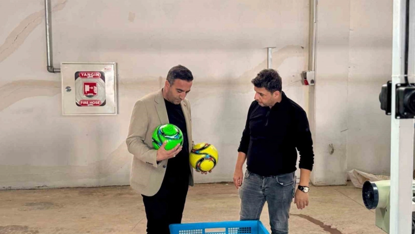 Malatya'da futbol topu üretimine başlandı