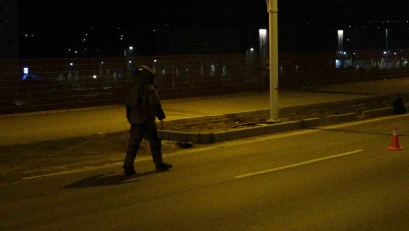 Şüpheli çanta fünye ile patlatıldı