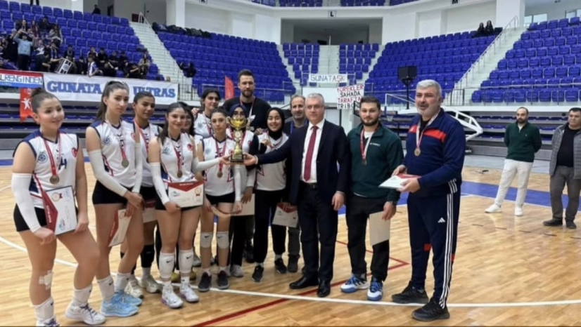 Malatya Liseler Genç Bayan Voleybol İl Şampiyonu Oldu
