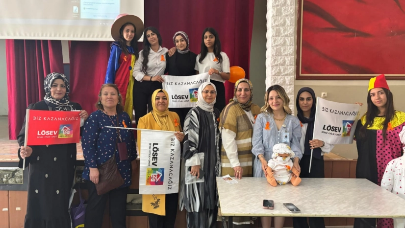 Öğrencilerinden kanserle mücadele eden çocuklara destek