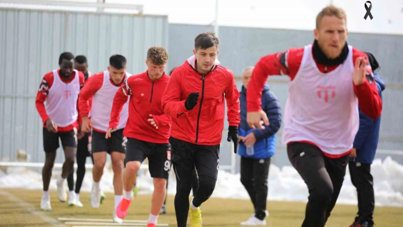 Sivasspor'da Fatih Karagümrük mesaisi