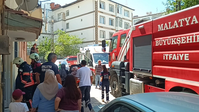 Çukurdere'de Apartman Dairesinde Yangın Paniği