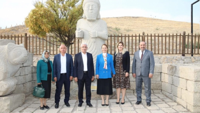 Milletvekili Bakbak, Battalgazi'deki Tarihi Mekanları Gezdi