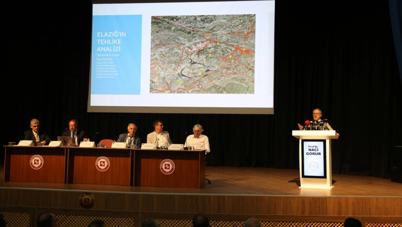 Prof. Dr. Görür, Elazığ'da düzenlenen deprem çalıştayında konuştu