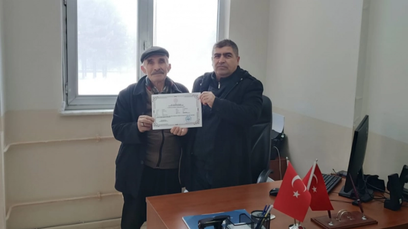 82 yaşındaki Mustafa amca azmiyle ilham oldu