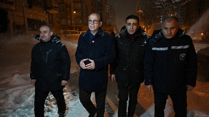 Başkan Geçit Gece Sahadaydı: Yeşilyurt'ta Karla Mücadele 7/24 Sürüyor