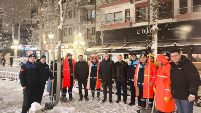 Buzlanmaya karşı tuzlama mesaisi