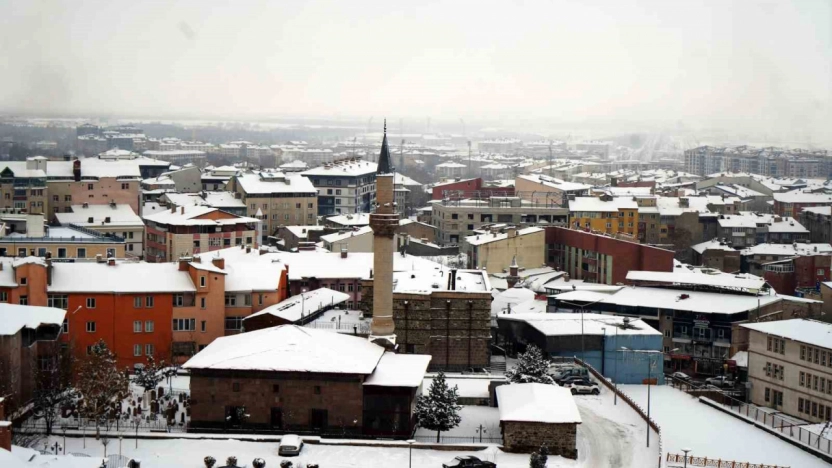 Doğu'da kar yağışı devam edecek