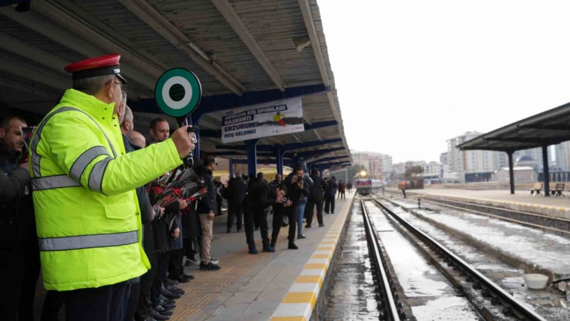 Doğu Ekspresi Erzurum'da mola verdi