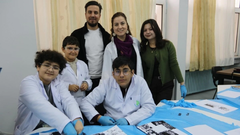 İnönü Üniversitesi'nde çocuklar, özgün baskı resim atölyesi etkinliğinde hünerlerini sergiledi