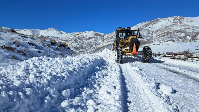 Malatya'da kar nedeniyle kapanan 107 mahallenin yolu ulaşıma açıldı
