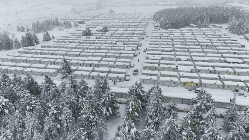 Kar kalınlığının 1 metreyi bulduğu