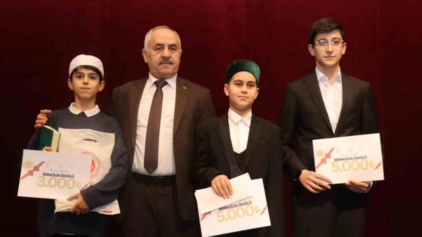 Kur'an-ı Kerim'i güzel okumak için yarıştılar