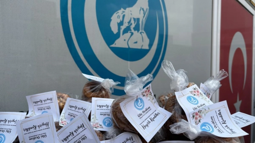 Malatya'da ülkü ocakları asena birimi'nden berat kandili ikramı