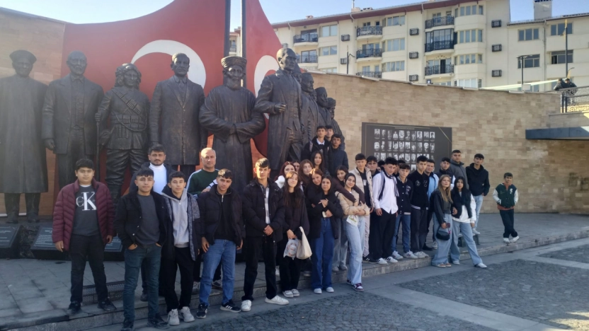 Malatya'dan Sivas'a Kültür Turu: Öğrenciler Tarihle Buluştu