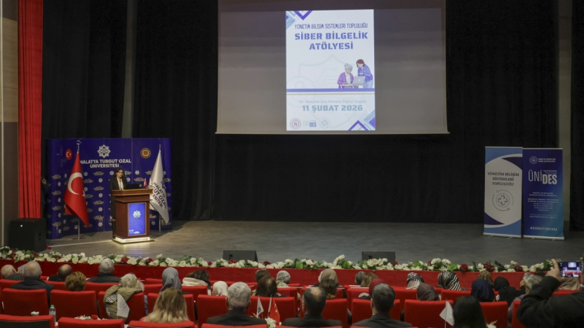 Tazelenme Üniversitesi'ndeki bireylere 'dolandırıcılık' semineri düzenlendi