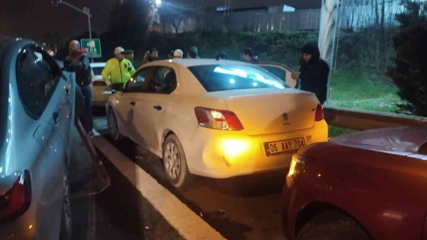 TEM'i kilitleyen 8 araçlı zincirleme kaza