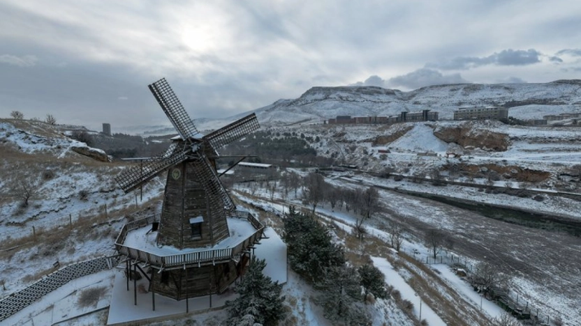 Turgut Özal Tabiat Parkı kar yağışıyla beyaza büründü