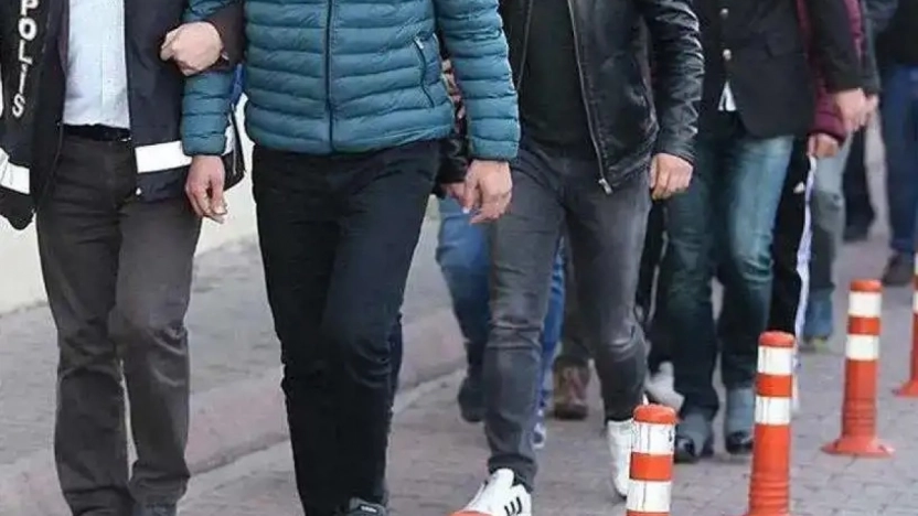 Uyuşturucu şebekelerine büyük darbe: 23 ilde 521 gözaltı, milyonlarca hap ele geçirildi