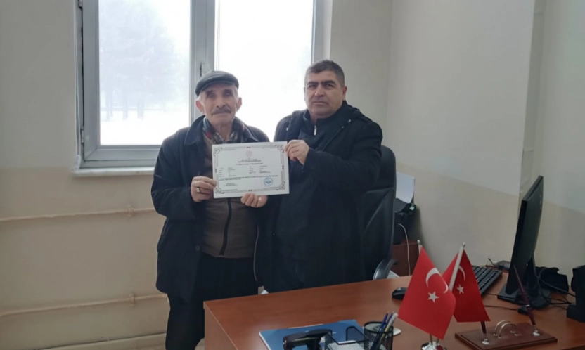 82 yaşındaki Mustafa amca azmiyle ilham oldu