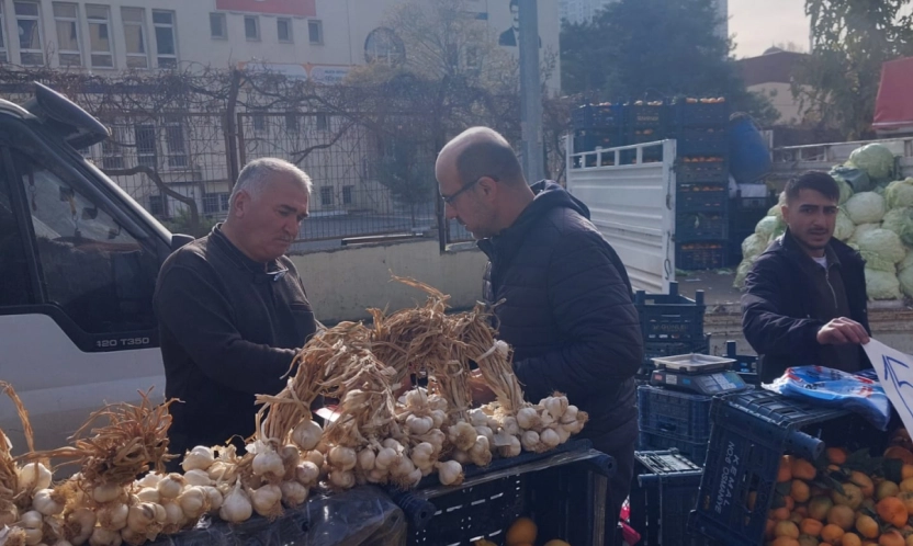 Başkan Çolakoğlu: Seçim zamanı değil, geçim zamanında da esnafın yanındayız