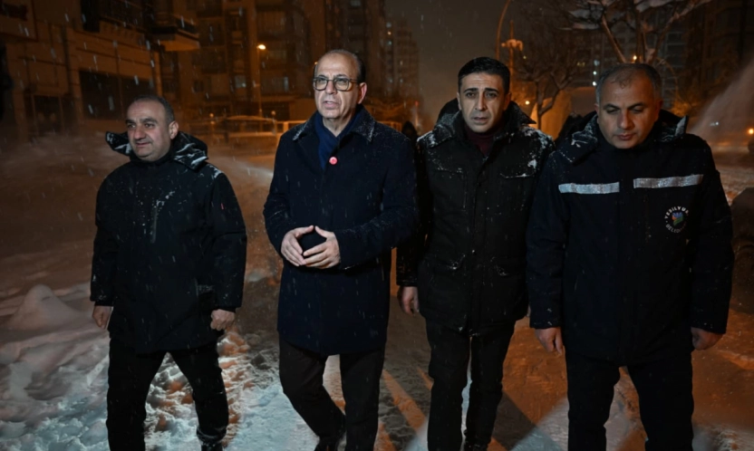 Başkan Geçit Gece Sahadaydı: Yeşilyurt'ta Karla Mücadele 7/24 Sürüyor