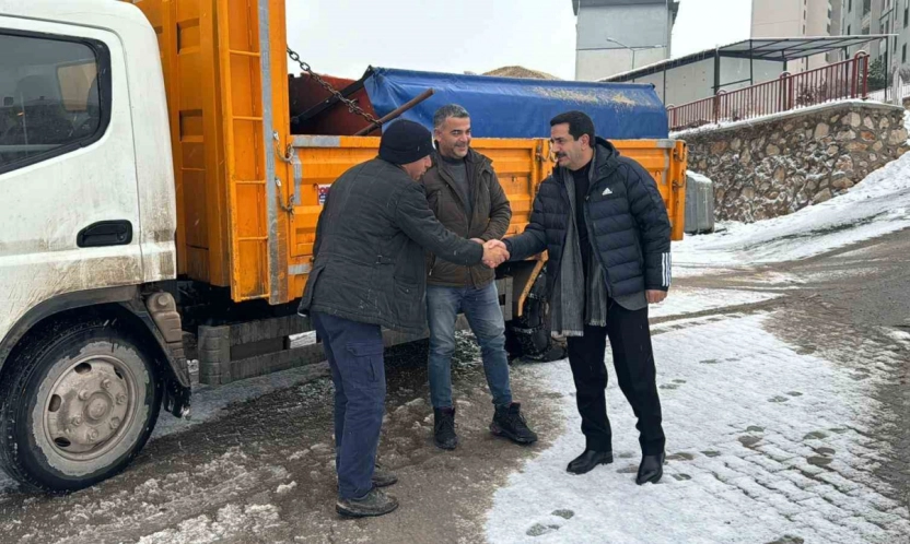 Başkan Taşkın, karla mücadele çalışmalarını sahada inceledi