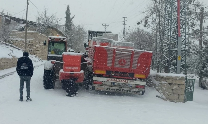 Darende'de kar yağışı etkili oluyor