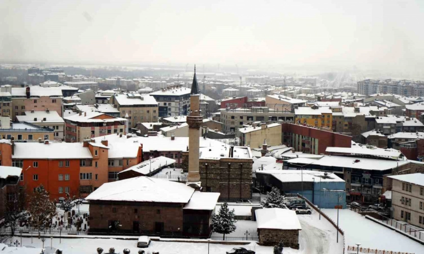 Doğu'da kar yağışı devam edecek