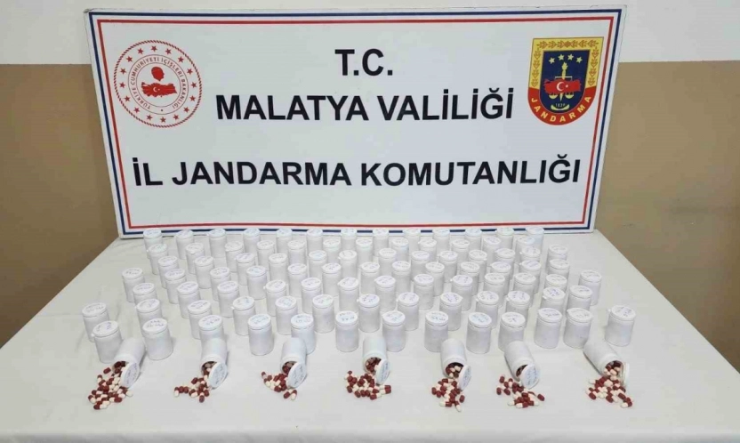 Malatya'da 5 bin 561 adet sentetik ecza hap ele geçirildi