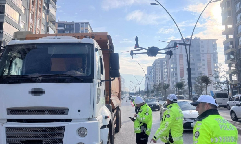 Beton mikserleri ve hafriyat kamyonlarına dron destekli denetim