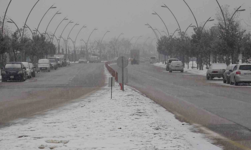 Kar yağışı nedeniyle kamu personeline idari izin ve motosikletlere trafik yasağı