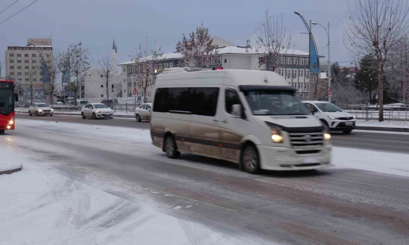 Motosiklet ve motorlu araçlar için trafik uyarısı