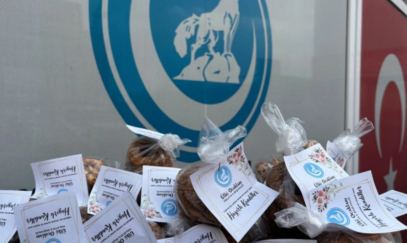 Malatya'da ülkü ocakları asena birimi'nden berat kandili ikramı