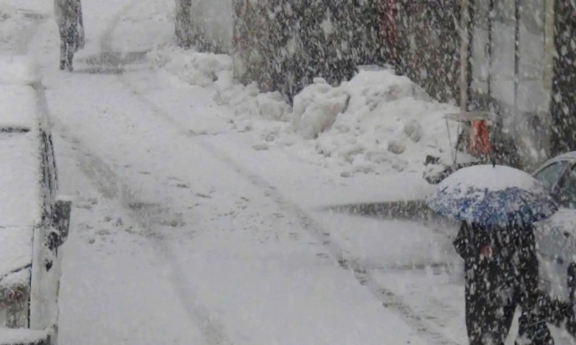 Meteorolojiden bazı bölgeler için kuvvetli kar yağışı uyarısı