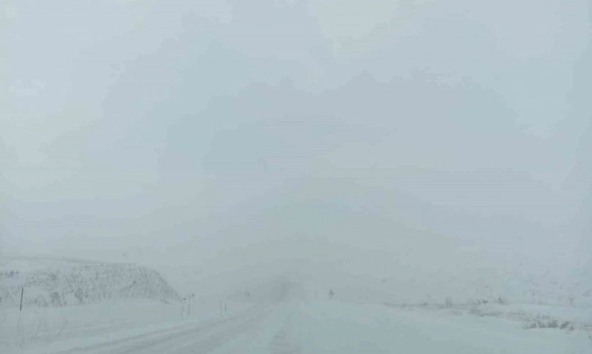 Sivas-Malatya kara yolu trafiğe kapatıldı