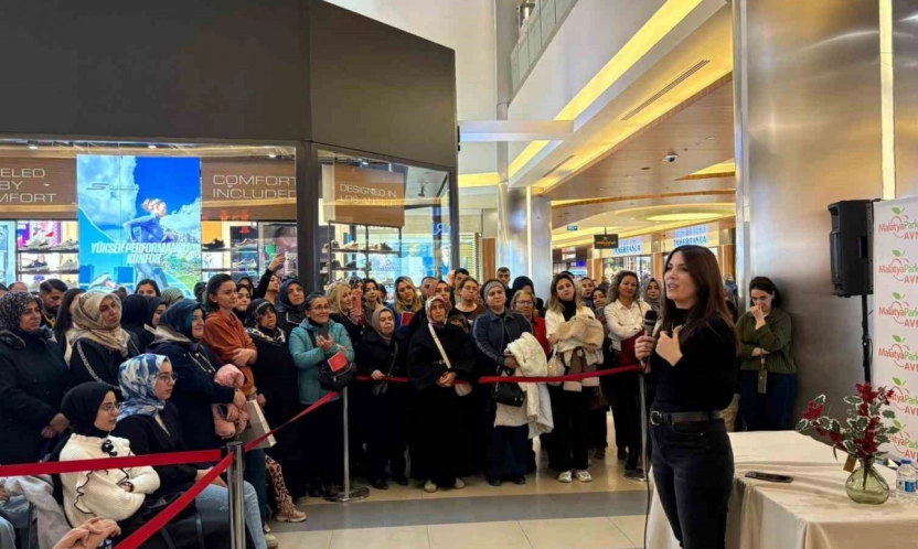 Yazar Dilek Cesur Okurlarıyla buluştu