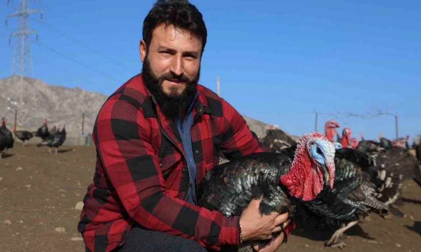 Yurtdışından dönüp, memleketine çiftlik kurdu